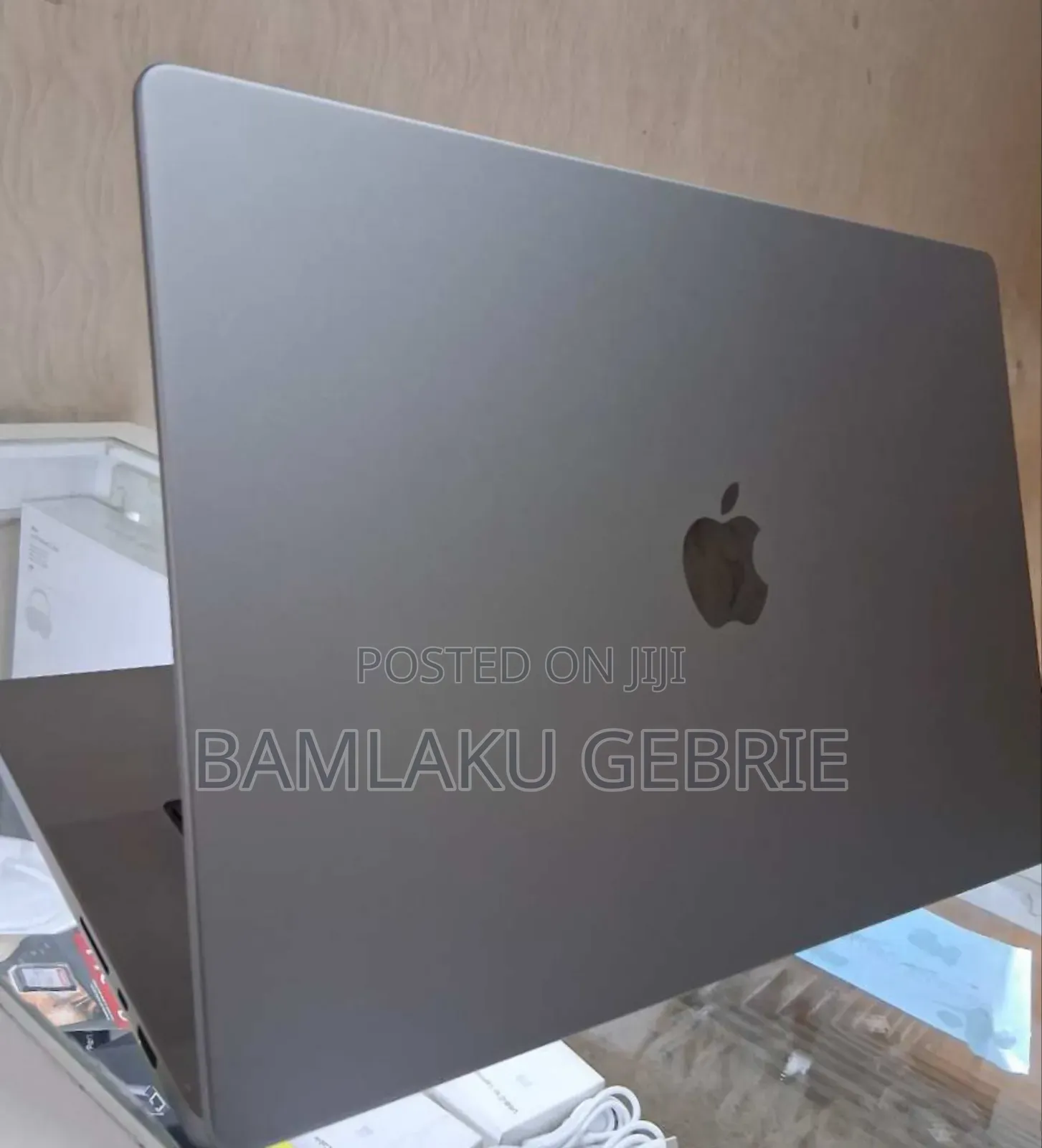 New Laptop Apple MacBook Pro M1 32GB Apple M1 Pro SSD 1T