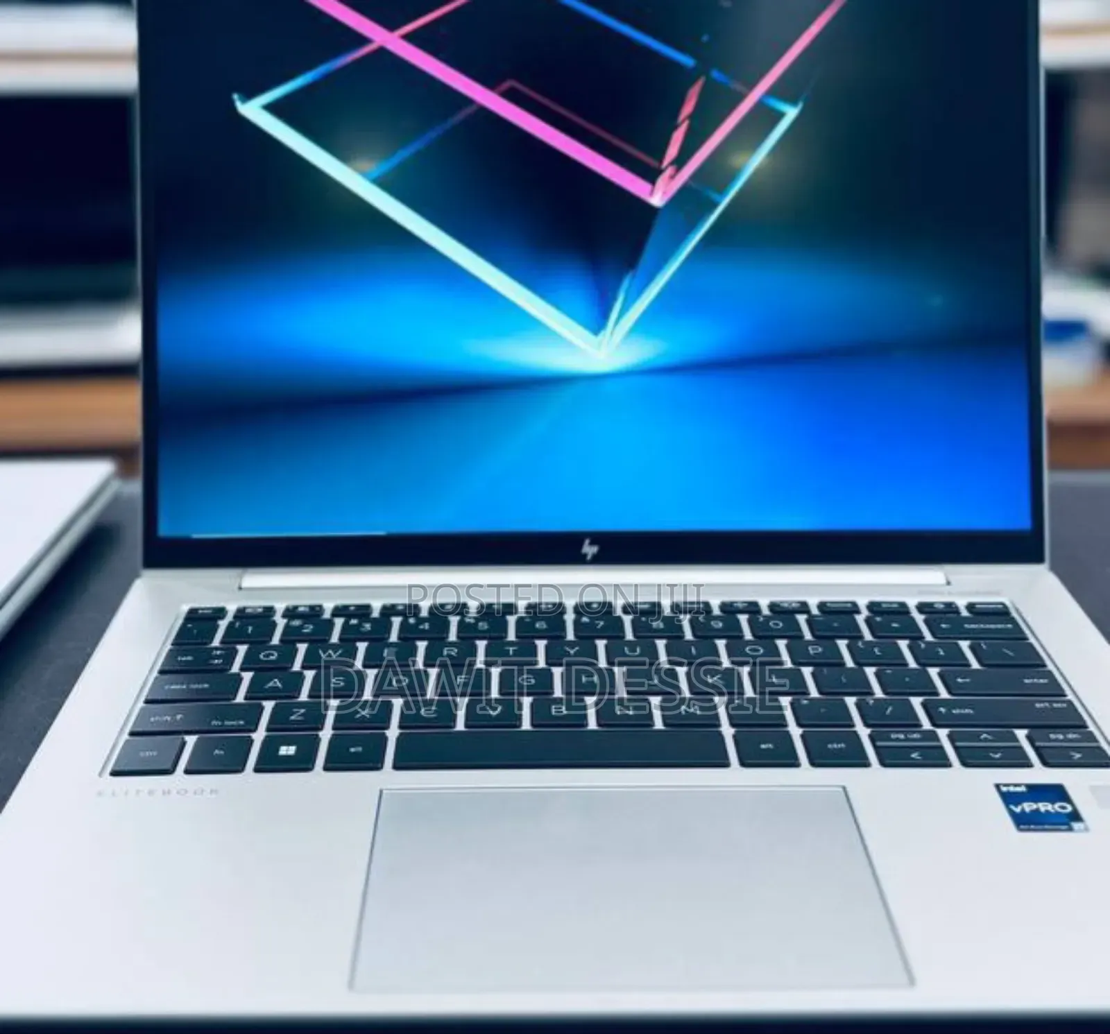 New Laptop HP Envy 17 16GB AMD Ryzen 5 SSD 512GB