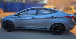 Photo - Hyundai Avante 2015 Silver