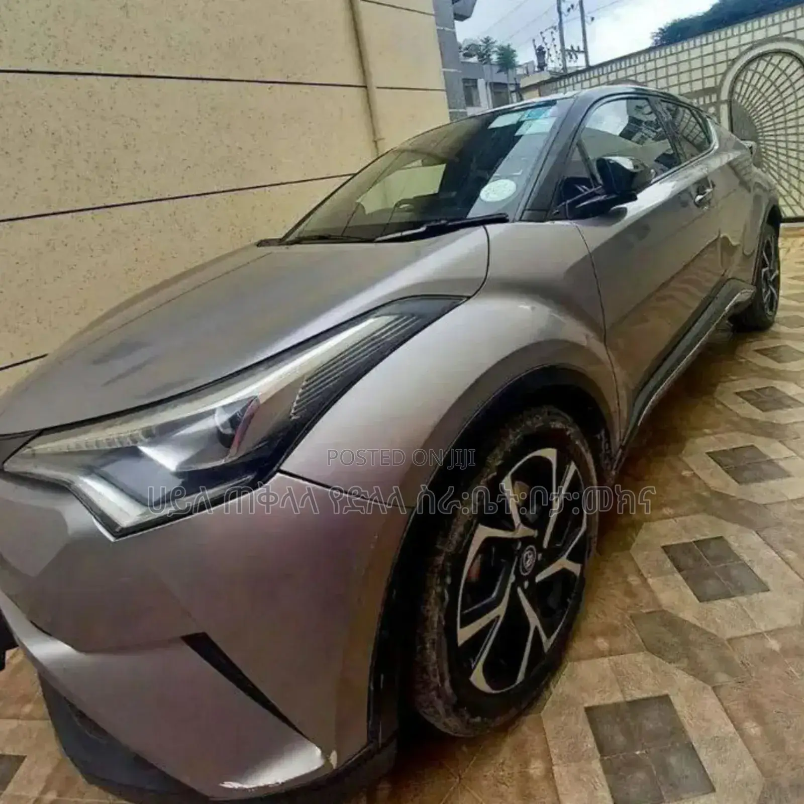 Toyota C-HR 2017 Pink