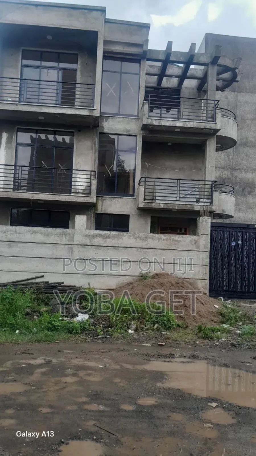 Furnished 9bdrm House in አስቸካይ የሚሸጥ ቤት, Akaky Kaliti for sale