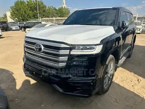 Photo - New Toyota Land Cruiser LC300 2023 Black