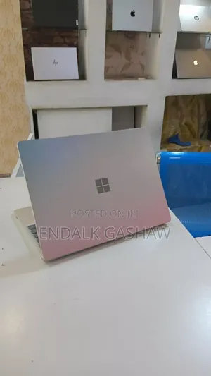 New Laptop Microsoft Surface 8GB Intel Core I5 SSD 256GB