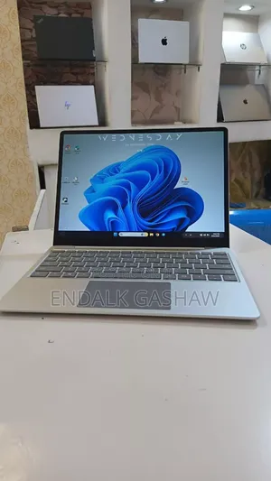 New Laptop Microsoft Surface 8GB Intel Core I5 SSD 256GB