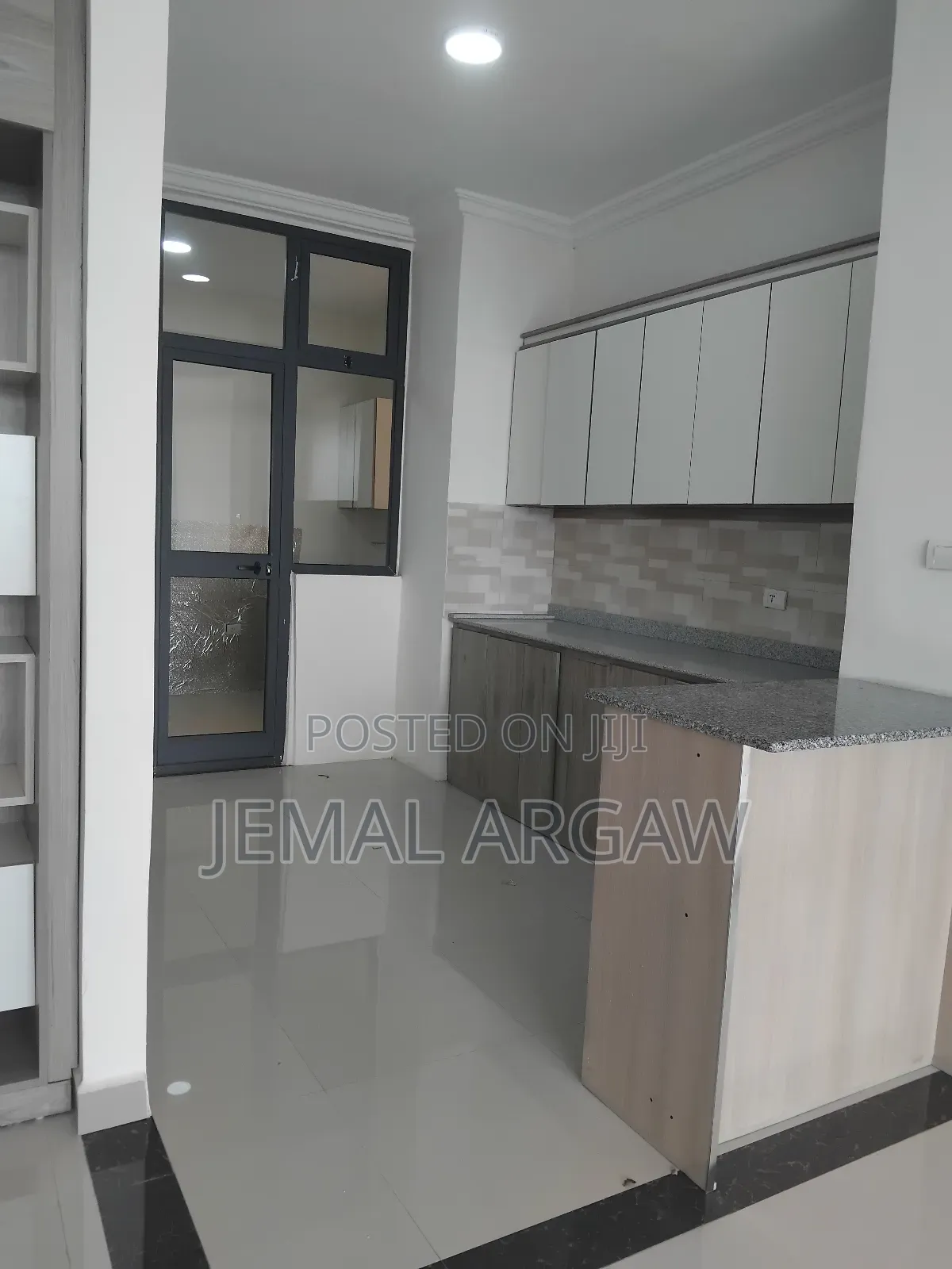 4bdrm Apartment in Noah Realestate, Bole for sale