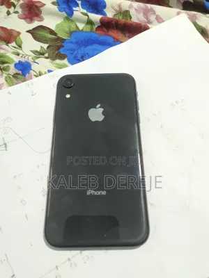 Apple XR 128 GB Black