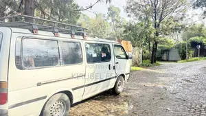 Photo - Toyota HiAce 1998 White