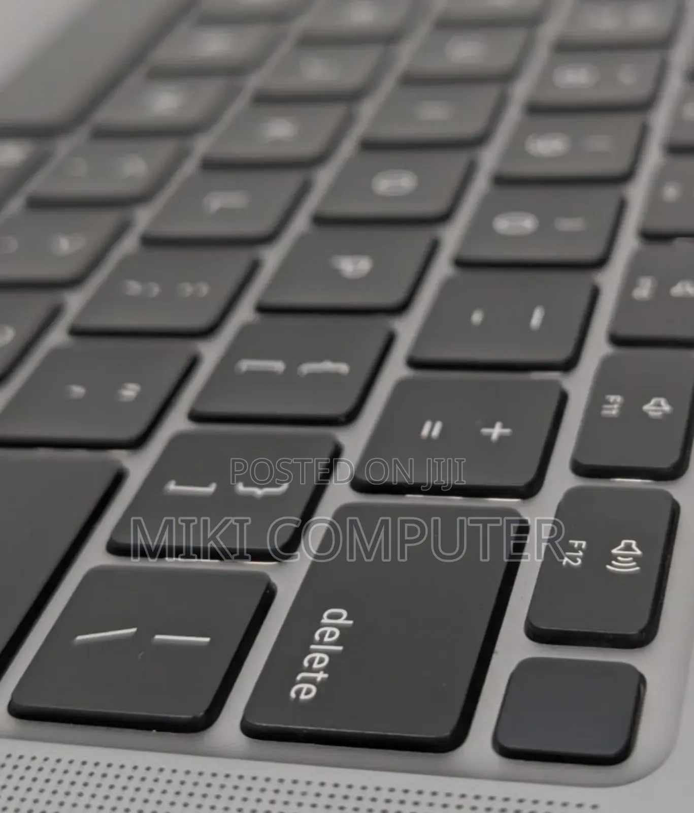 New Laptop Apple MacBook Air 2020 M1 8GB Intel SSD 256GB