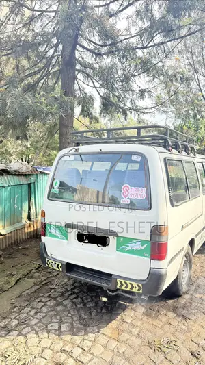 Toyota HiAce 1998 White