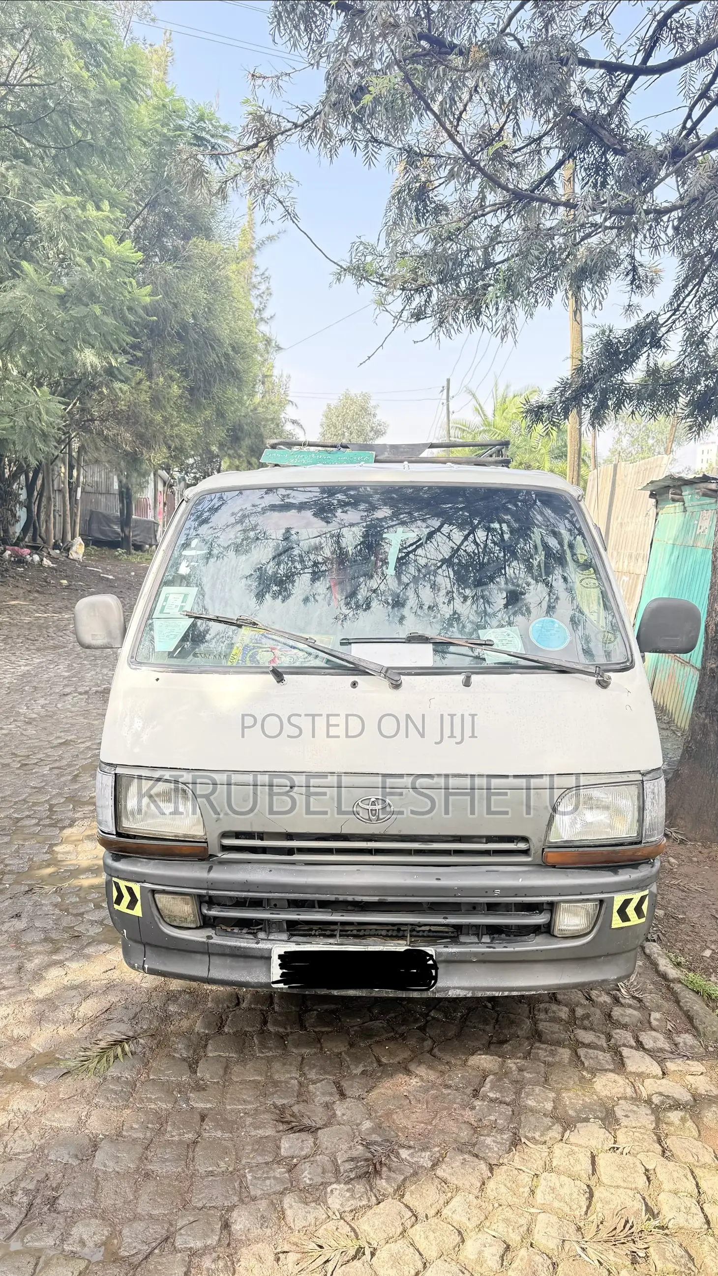 Toyota HiAce 1998 White