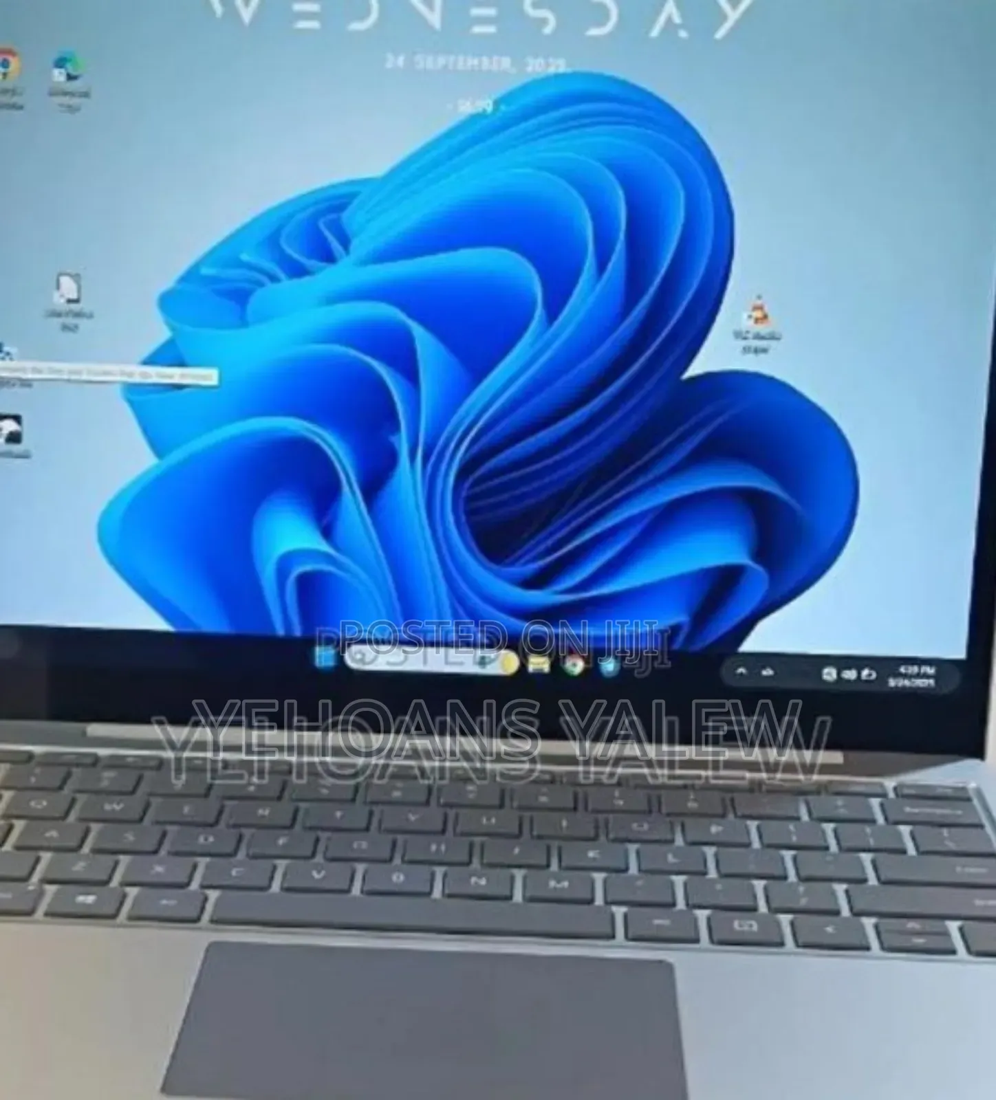 New Laptop Microsoft Surface 8GB Intel Core i5 SSD 128GB