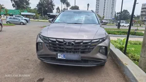 Photo - Hyundai Tucson 2022 Gold
