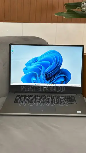 Photo - New Laptop Dell Inspiron 15 16GB Intel Core I7 SSD 128GB