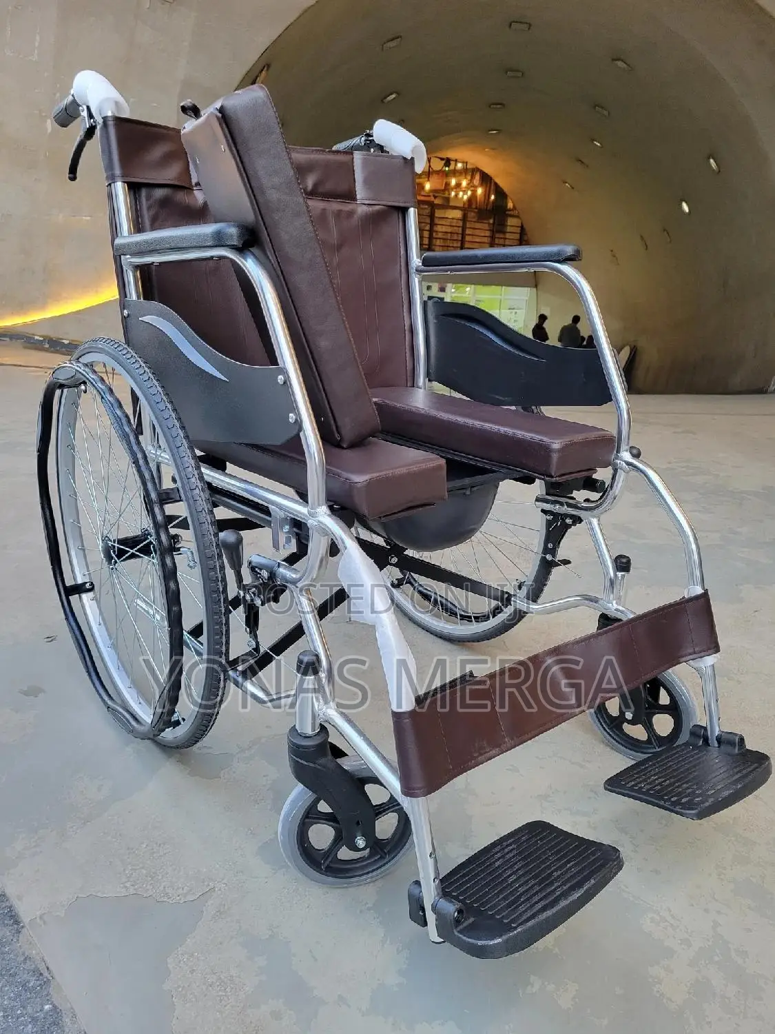 Wheelchair++Weight Capacity Upto 150kg糰二manual Brakes亀፱self Propelling