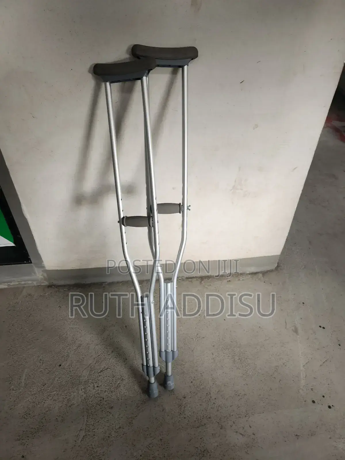 አግዚለሪ ክራንች Axillary Bilateral Crutches麻豆crutches Almunium Medical New