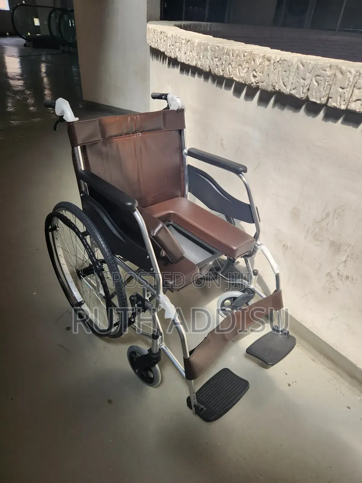 Wheelchair希求with Remivable Popo Wheelchair延續wheelchair映像wheelchair