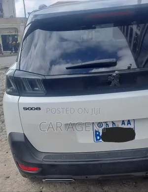 Peugeot 5008 2021 White