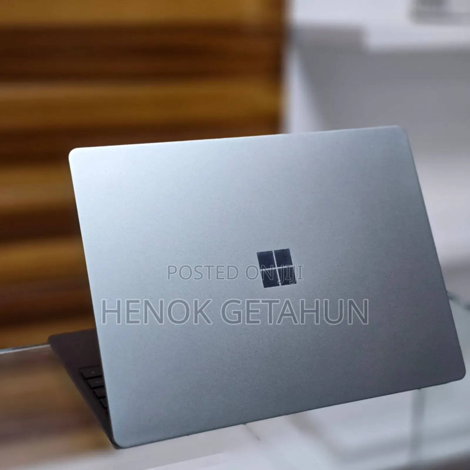 New Laptop Microsoft Surface 8GB Intel Core I5 SSD 256GB