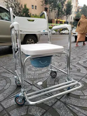 Photo - Potty of This Wheeled Commode Chair唏፷load Capacity of 150kg樸።Poty Kit