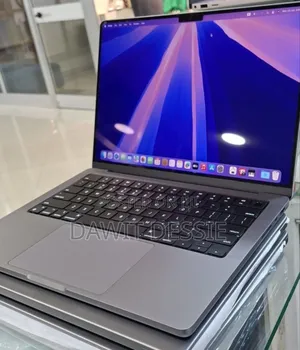 New Laptop Apple MacBook Pro M1 16GB Apple M1 Pro SSD 1T