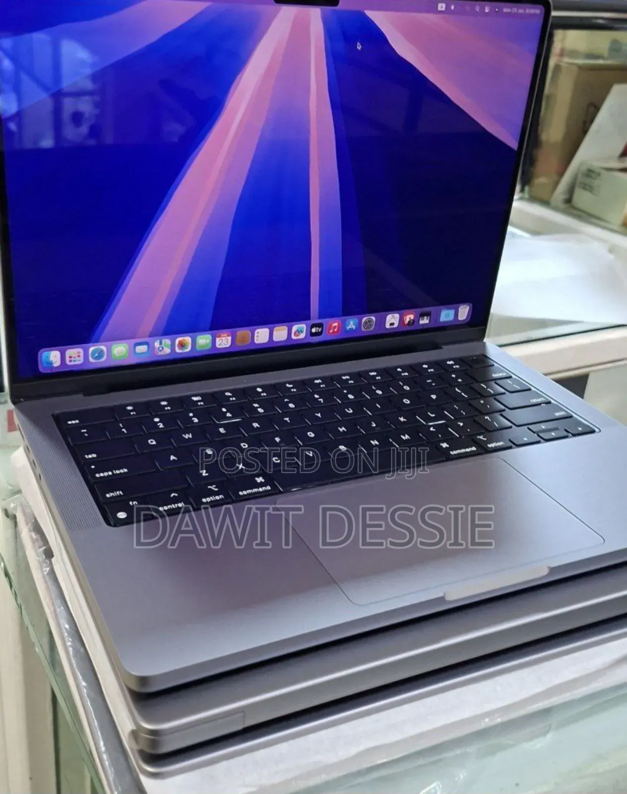 New Laptop Apple MacBook Pro M1 16GB Apple M1 Pro SSD 1T