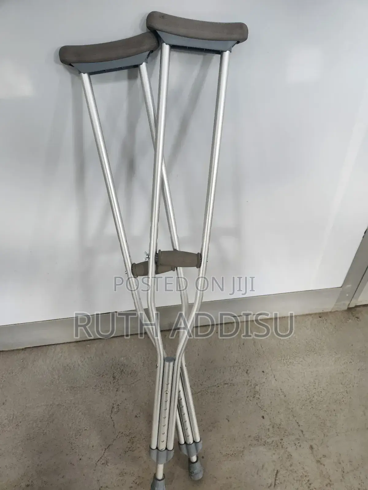 Axillary Bilateral Crutches庫藏medical Crutches軍隊medical Crutches New