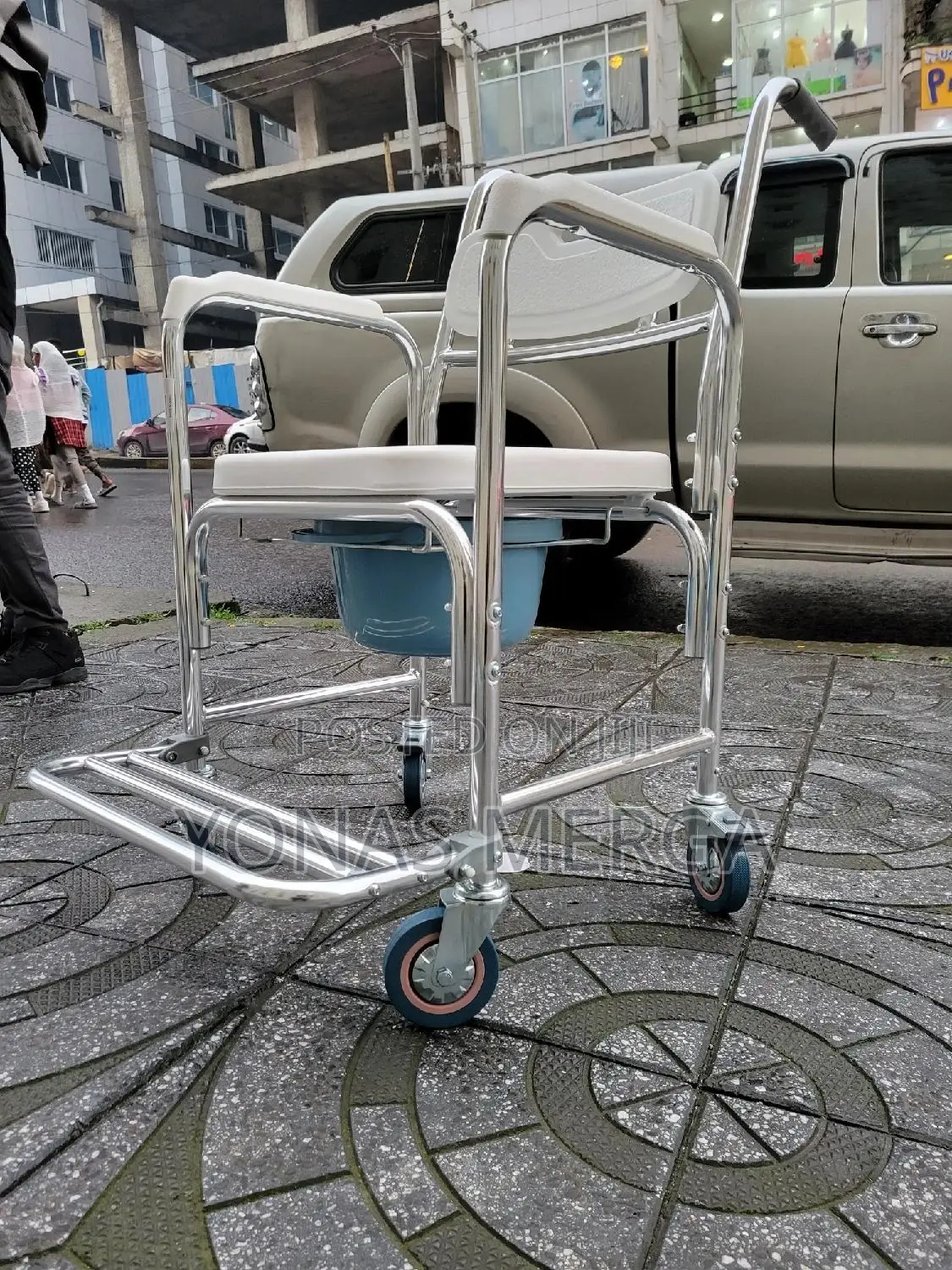 Back Support, Adults Potty Chair哈¶Wide Armrests, This Commode Chair