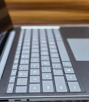 Photo - New Laptop Microsoft Surface 8GB Intel Core I5 SSD 256GB