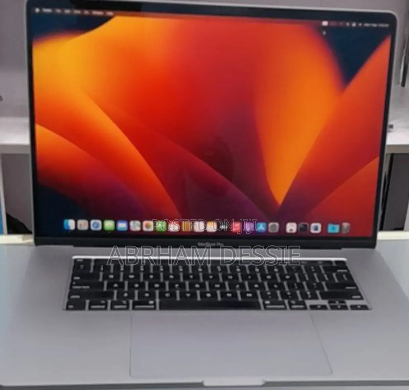 New Laptop Apple MacBook Pro 2019 16GB Intel Core I7 SSD 512GB
