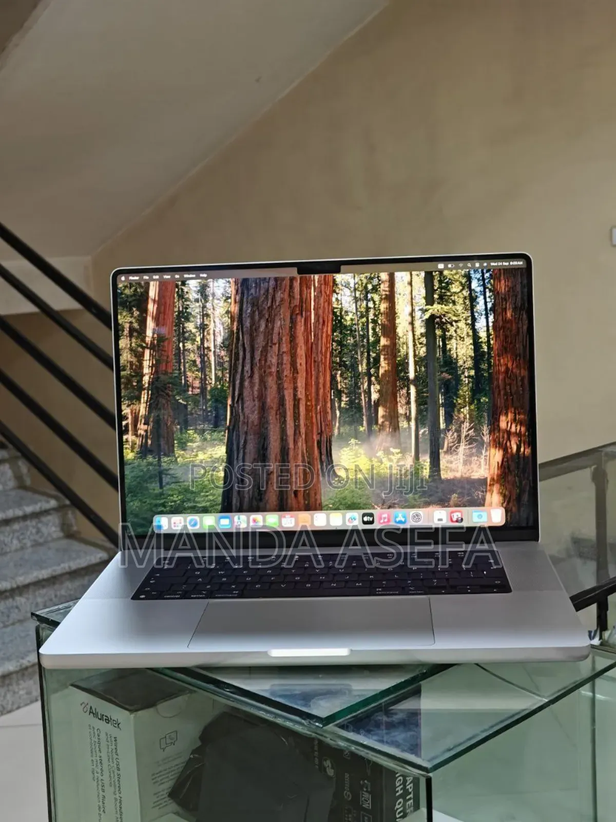 New Laptop Apple MacBook Pro M1 16GB Apple M1 Pro SSD 1T