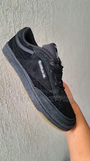 Photo - Reebok Classic