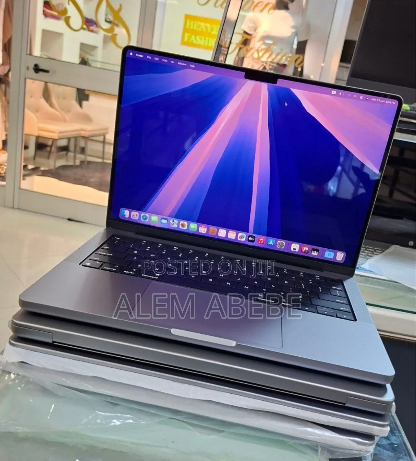 New Laptop Apple MacBook Pro M1 16GB Apple M1 Pro SSD 1T
