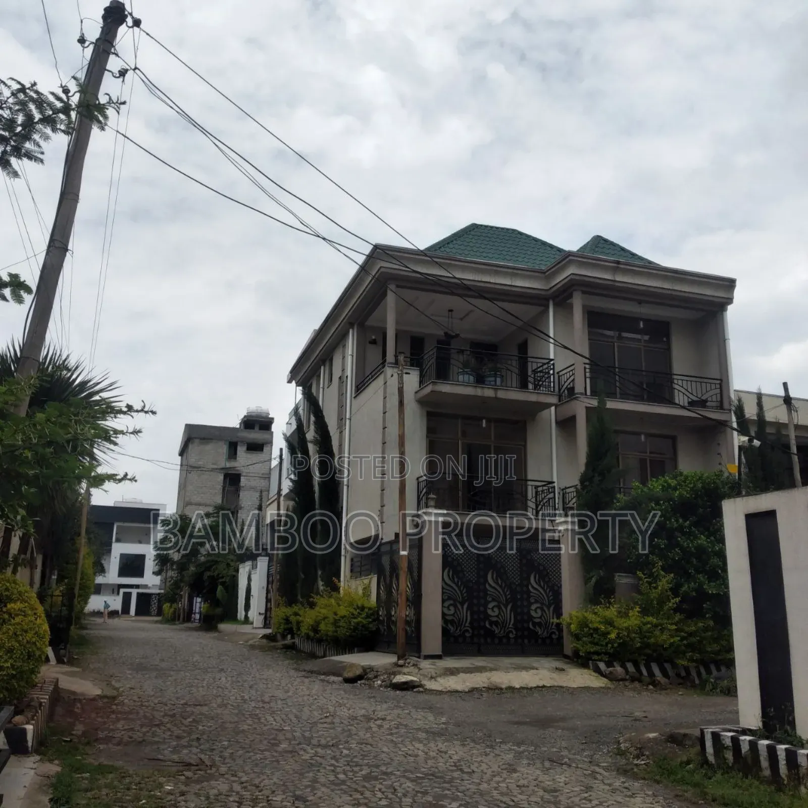 5bdrm House in Bole for rent