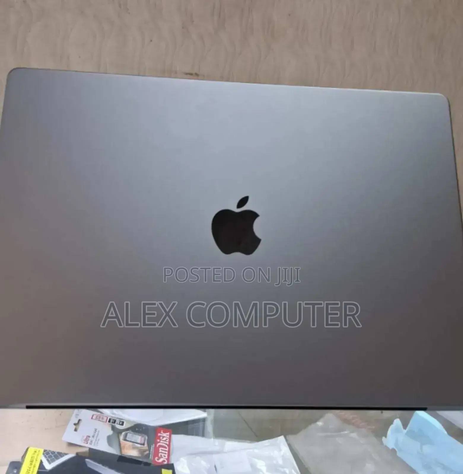 New Laptop Apple MacBook Pro M1 32GB Apple M1 Pro SSD 1T