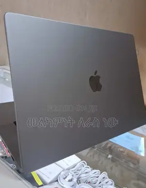 New Laptop Apple MacBook Pro M1 32GB Apple M1 Pro SSD 1T