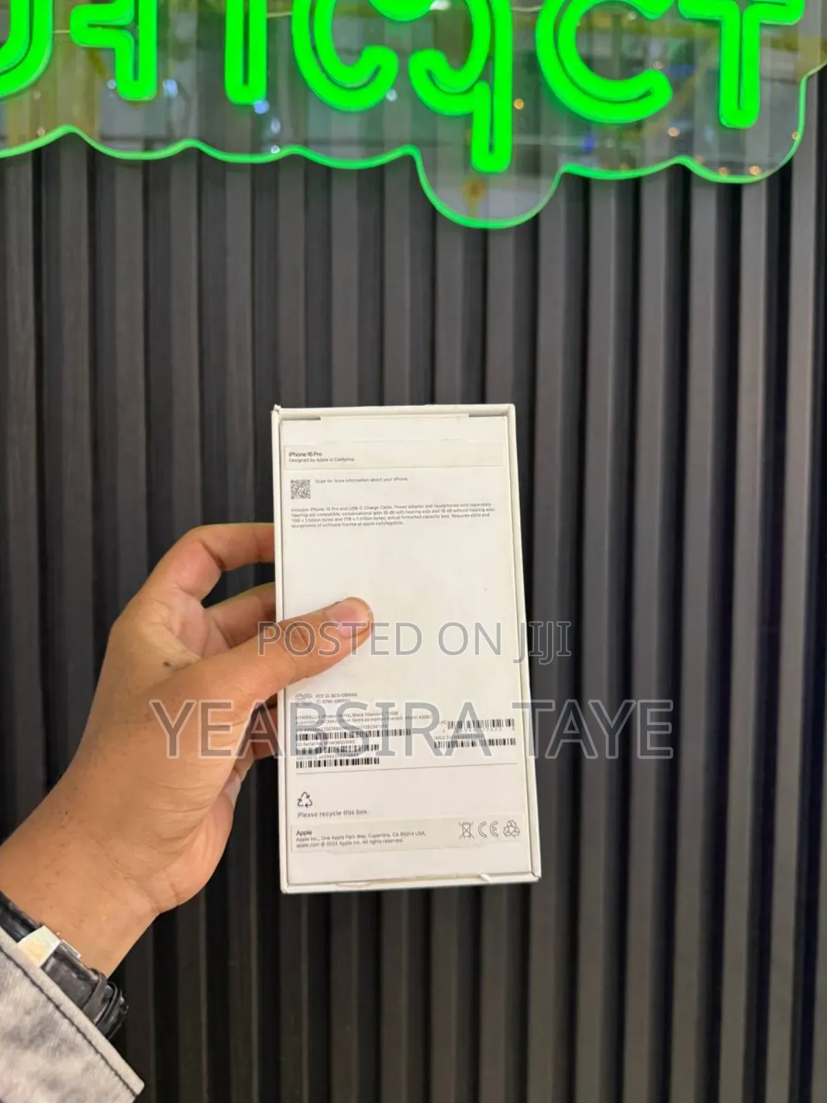 New Apple iPhone 16 Pro 128 GB Silver