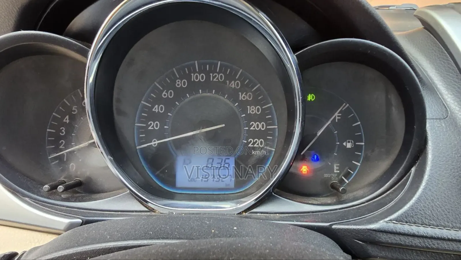 Toyota Yaris 2014 Yellow