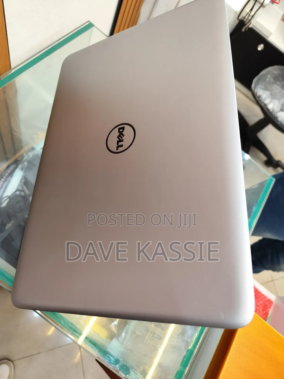 Laptop Dell Inspiron 15 7548 8GB Intel Core I5 HDD+SSD 1T