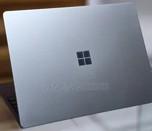 New Laptop Microsoft Surface 8GB Intel Core I5 SSD 256GB