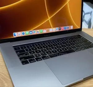New Laptop Apple MacBook Pro 2017 16GB Intel Core I7 SSD 1T