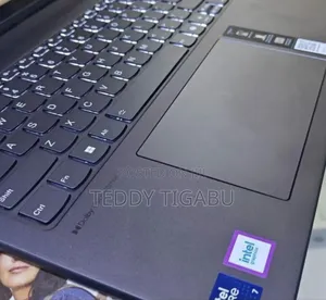 New Laptop Lenovo Yoga 7i 16GB Intel Core Ultra 7 SSD 512GB