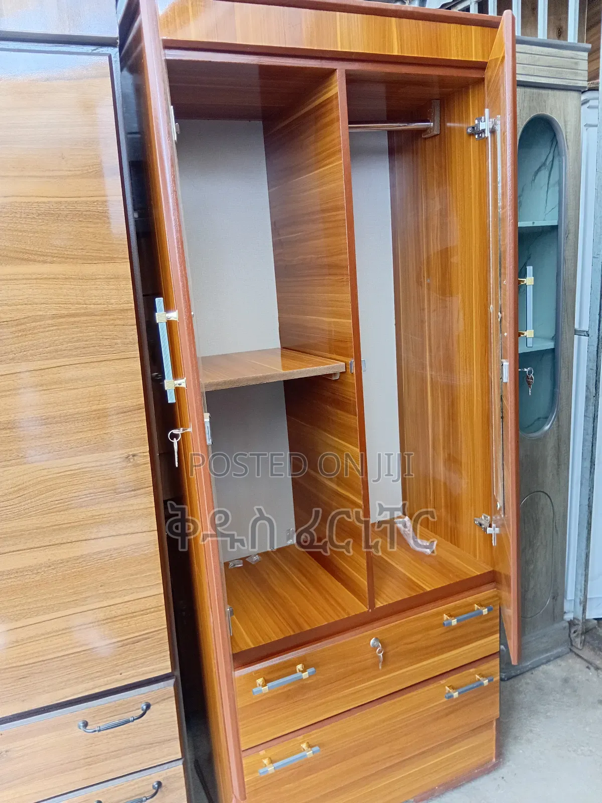 80c.M ቁምሳጥን ሙሉ ማቴሪያል የለበሰ HDF የተሰሩ