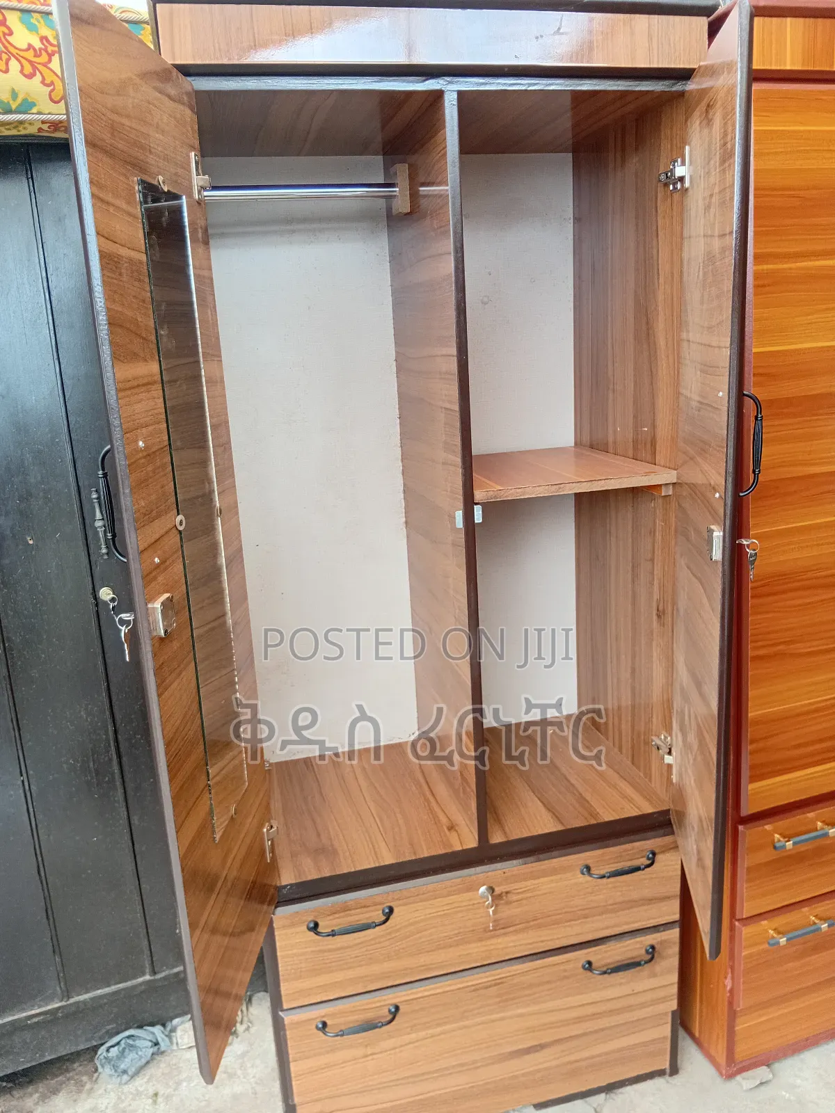 80c.M ቁምሳጥን ሙሉ ማቴሪያል የለበሰ HDF የተሰሩ