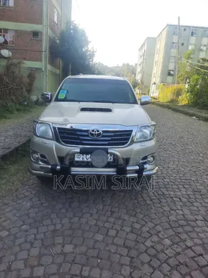 Toyota Hilux SR 4x4 2015 Blue
