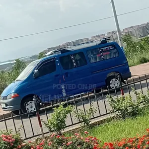 Photo - Toyota HiAce 2001 Blue