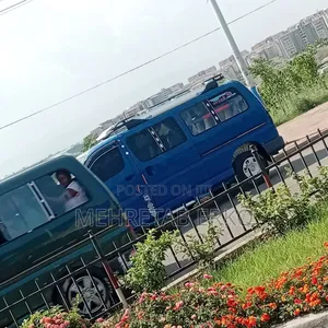 Toyota HiAce 2001 Blue