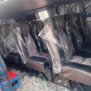 Toyota HiAce 2001 Blue