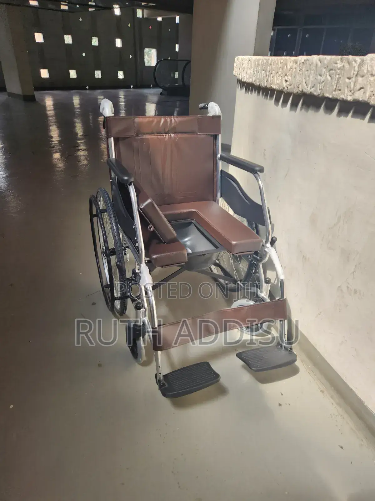 Wheelchair癲馬wheelchair With Popo Commode Wheelchair廢棄wheelchair New