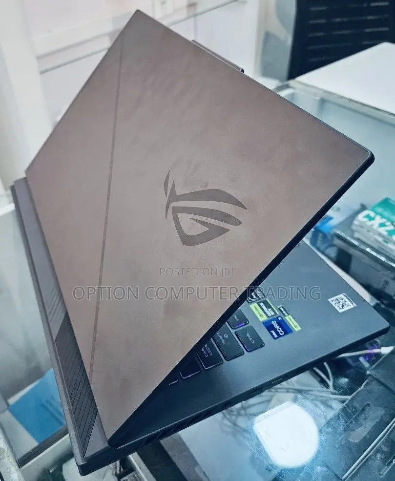 New Laptop Asus ROG Strix G15 16GB Intel Core I9 SSD 1T