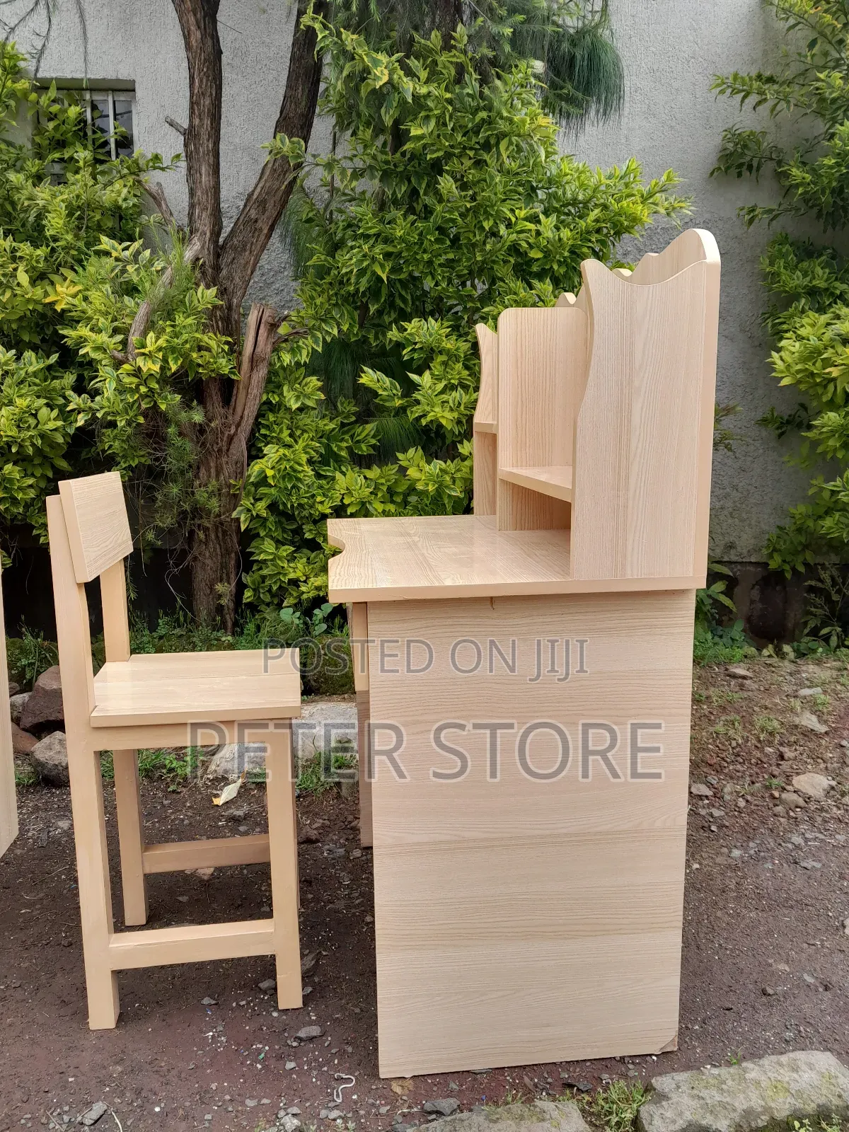 ለ ልጆት Study Table